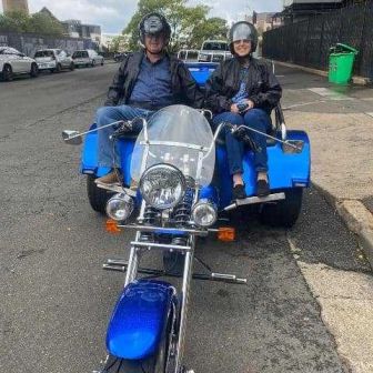 Bob & Sandy's 30 Minute Harbour Bridge Trike Tour.