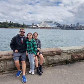 Levi, Milly & Mitch 1.5 hour Sydney Sights Bondi Tour