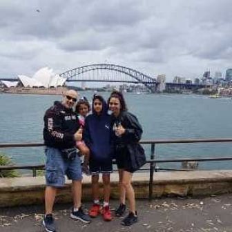 Mohamad Dina Youssef & Sofia's 1 Hour Sydney Sights Tour.