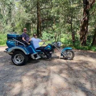 Romina & Earl's Lower Blue Mountain Trike Tour
