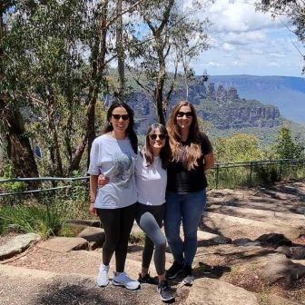 Sandra,﻿ Elana & Hanna's 30 Minute Blue Mountain Tour